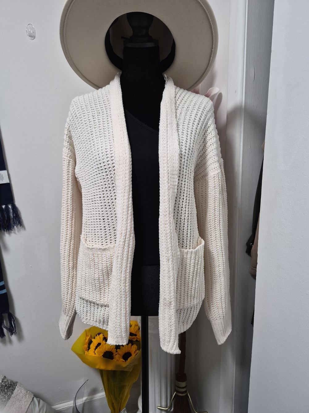 American Eagle Outfitters Cream Open-Neck Knit Cardigan